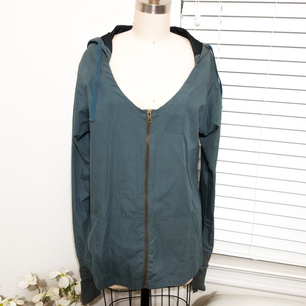 Glass Magpie slate blue jacket
